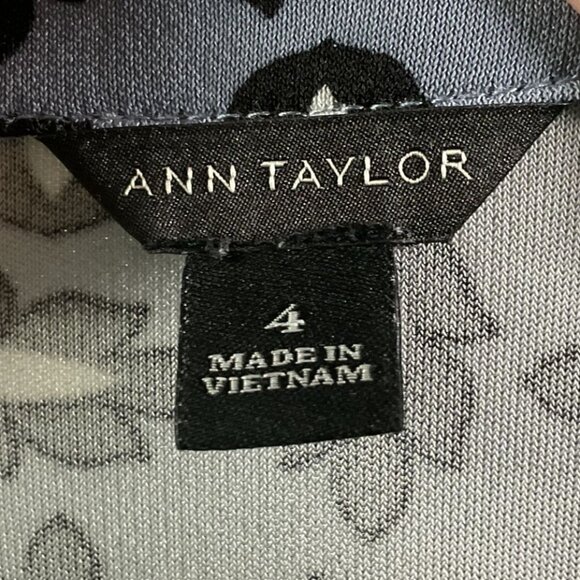 Ann Taylor Hazy Blue Tossed Leaf Wrap Dress, size 4, 95% Polyester, 5% Spandex - Picture 13 of 15